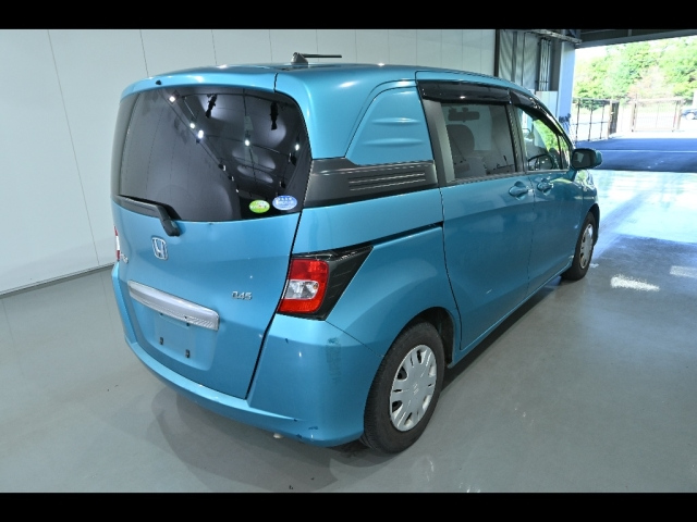 HONDA FREED 2011
