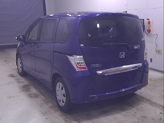HONDA FREED 2012