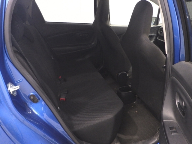TOYOTA VITZ 2017