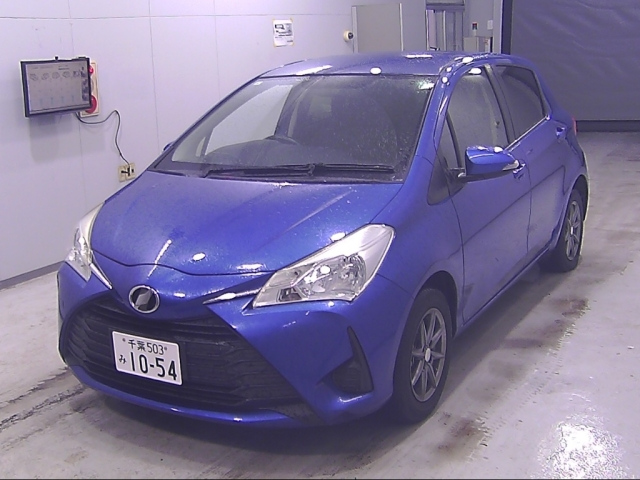TOYOTA VITZ 2017