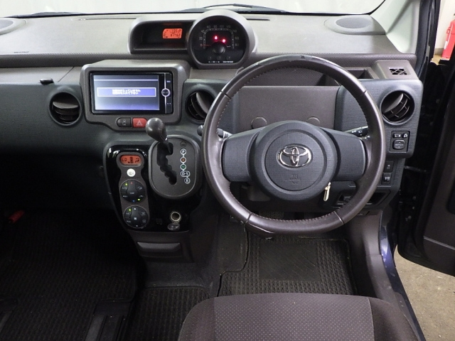 TOYOTA SPADE 2013