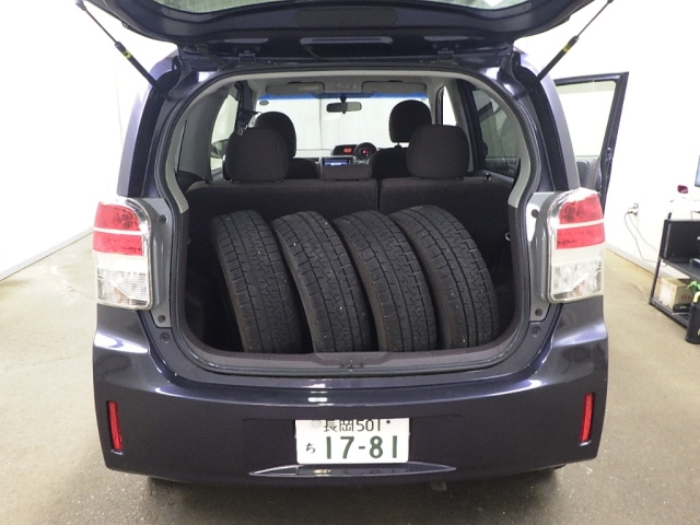 TOYOTA SPADE 2013
