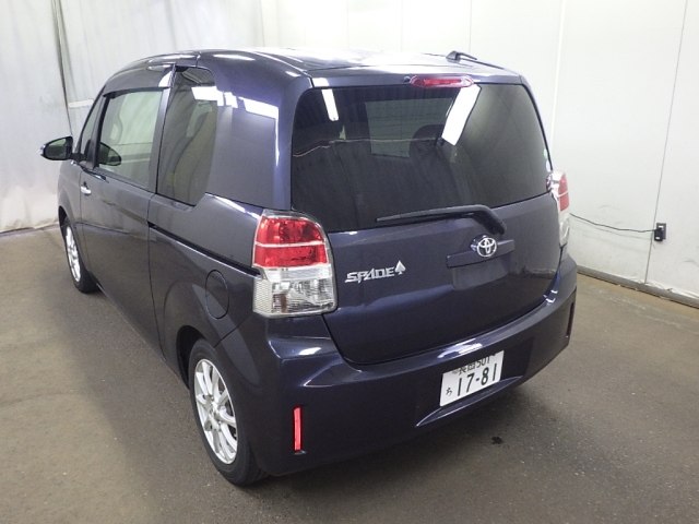TOYOTA SPADE 2013