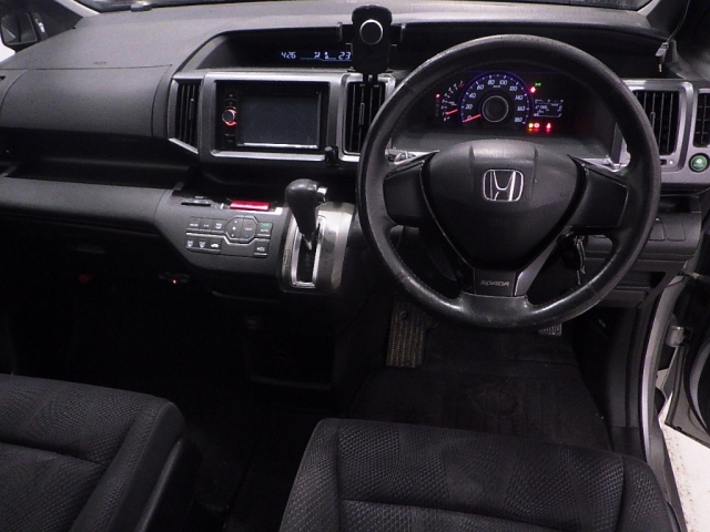 HONDA STEP WAGON 2011