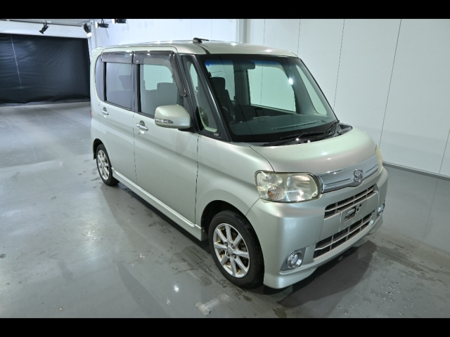 DAIHATSU TANTO 2013