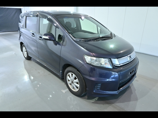 HONDA FREED 2015