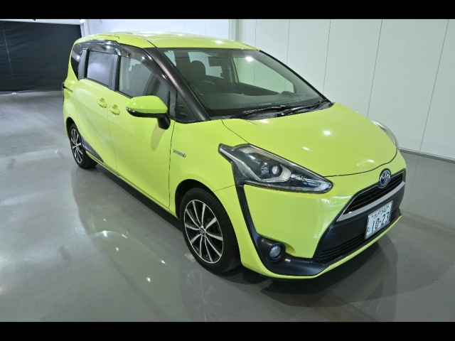 TOYOTA SIENTA 2016