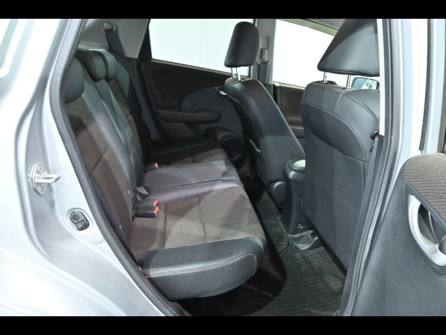 HONDA FIT SHUTTLE 2013
