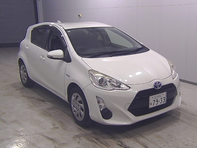 TOYOTA AQUA 2016