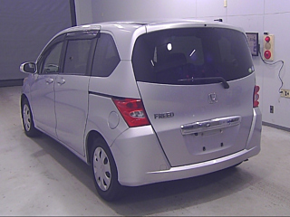 HONDA FREED 2010