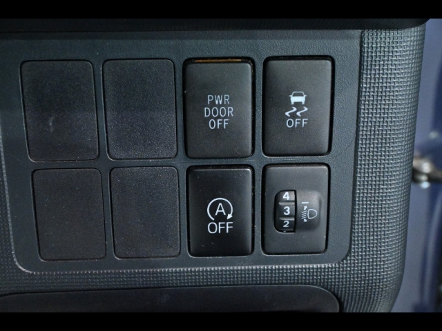 TOYOTA SPADE 2014