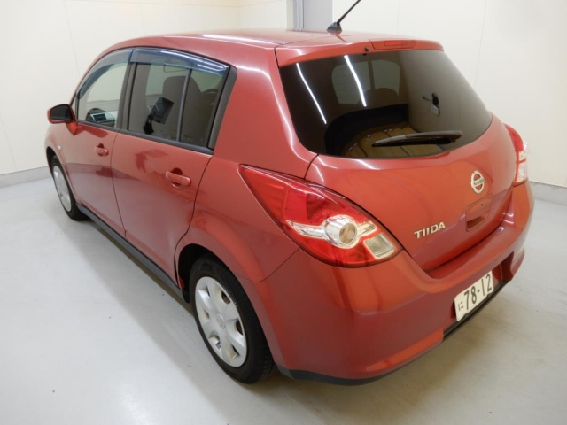 NISSAN TIIDA 2010