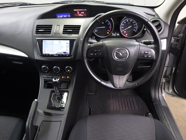MAZDA AXELA 2013