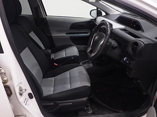 TOYOTA AQUA 2013