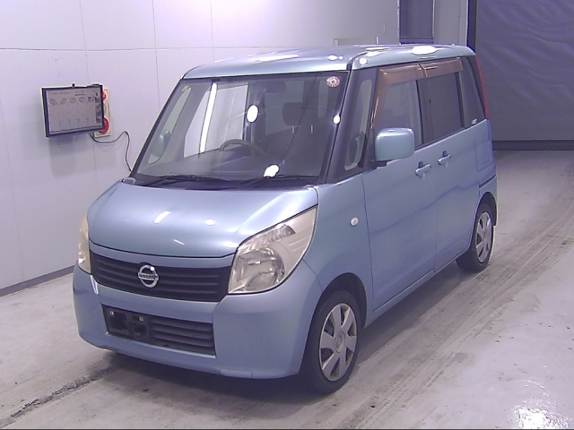 NISSAN ROOX 2010