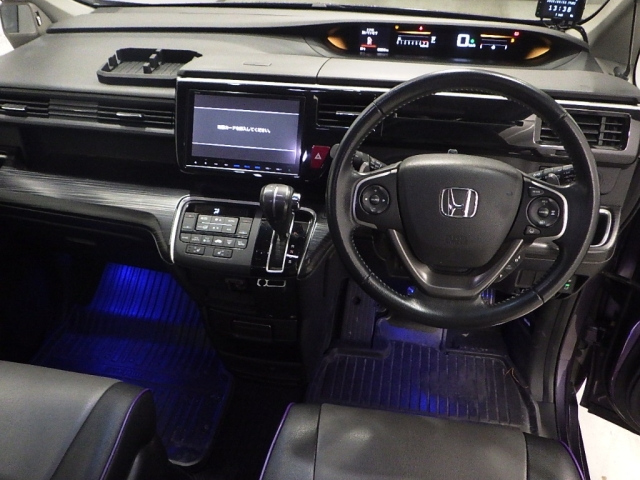 HONDA STEP WAGON 2017