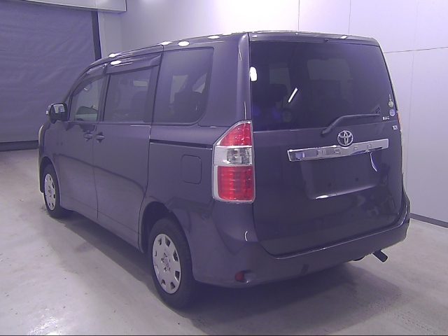 TOYOTA NOAH 2008