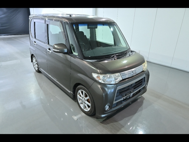 DAIHATSU TANTO 2010