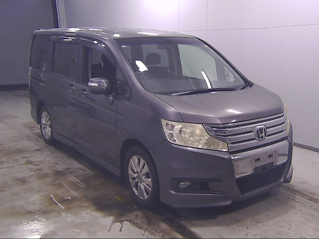 HONDA STEP WAGON 2011