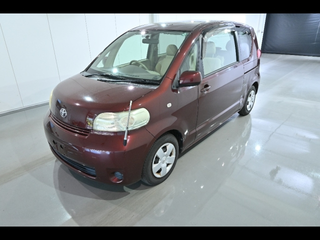 TOYOTA PORTE 2011