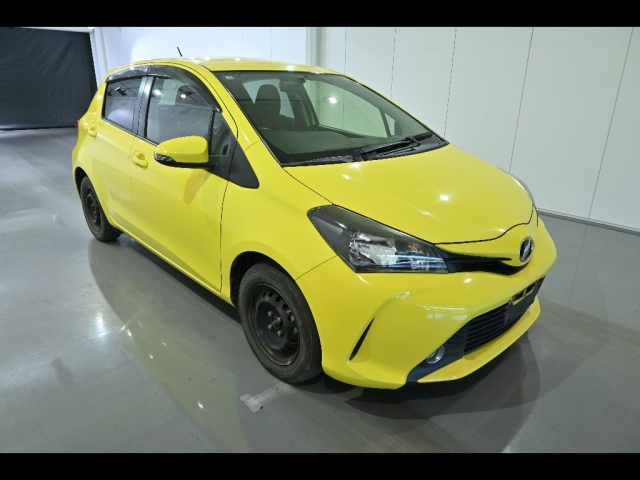 TOYOTA VITZ 2014