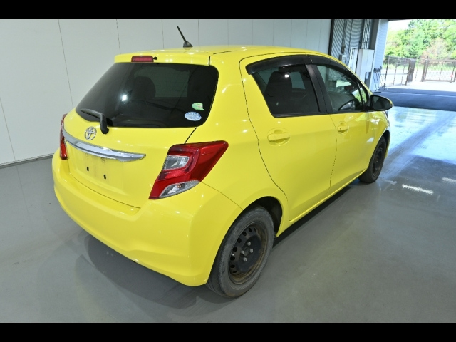 TOYOTA VITZ 2014