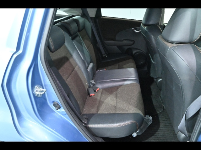 HONDA FIT SHUTTLE 2013