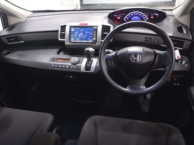 HONDA FREED 2011