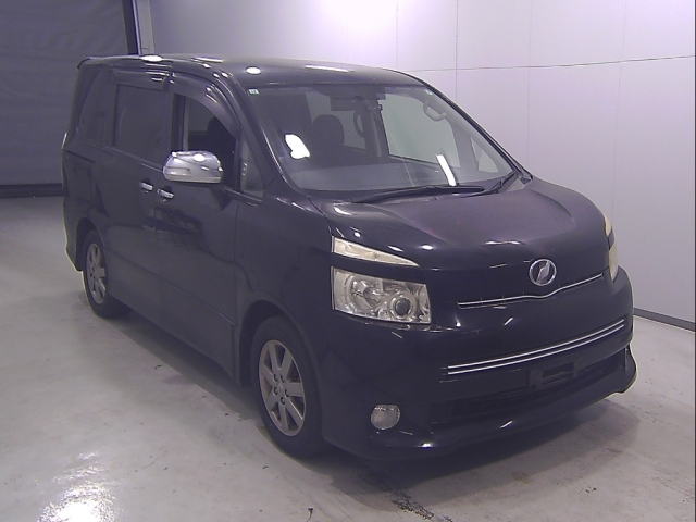TOYOTA VOXY 2009