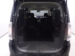 TOYOTA VOXY 2009