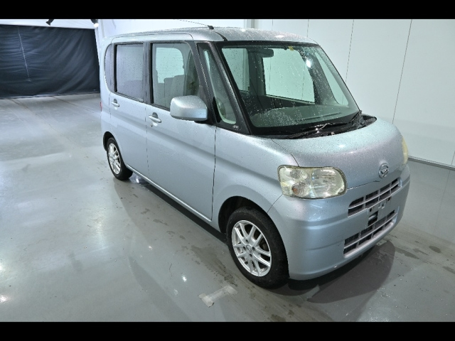 DAIHATSU TANTO 2010