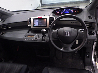 HONDA FREED 2011