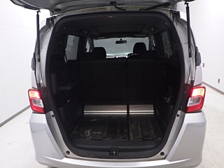 HONDA FREED 2011