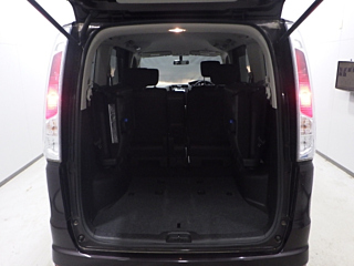 NISSAN SERENA 2011