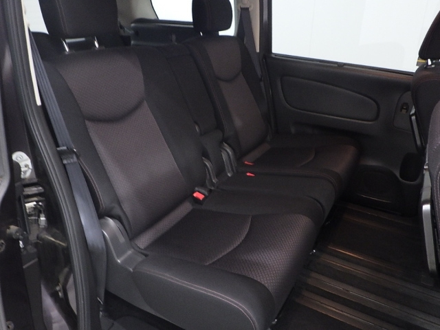 NISSAN SERENA 2011