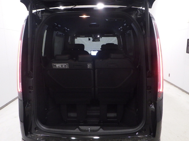 HONDA STEP WAGON 2024