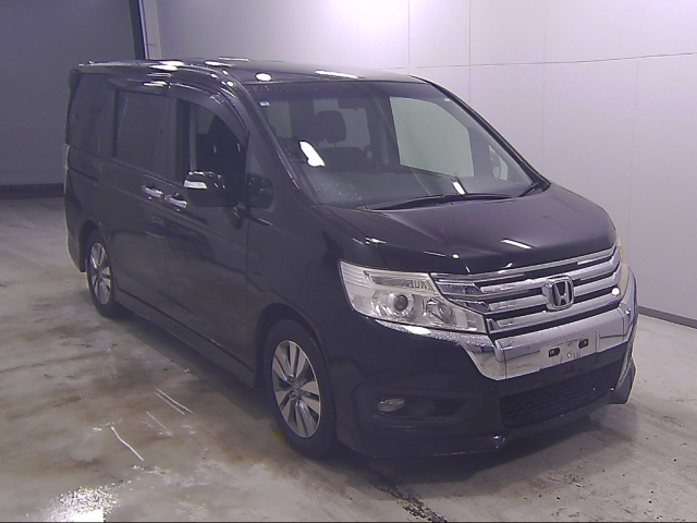 HONDA STEP WAGON 2014
