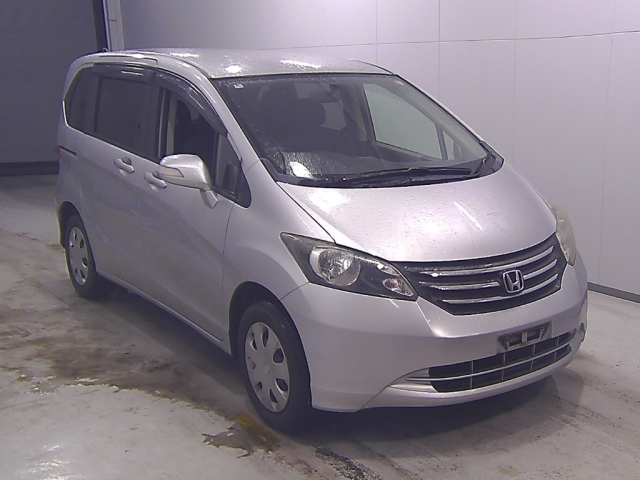 HONDA FREED 2010