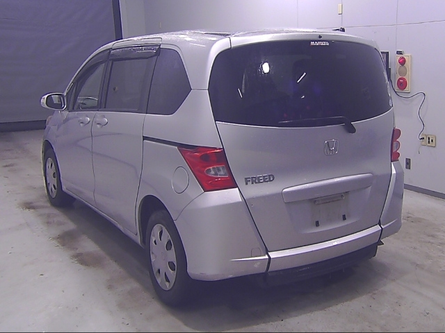HONDA FREED 2010