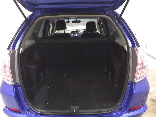 HONDA FIT SHUTTLE 2012