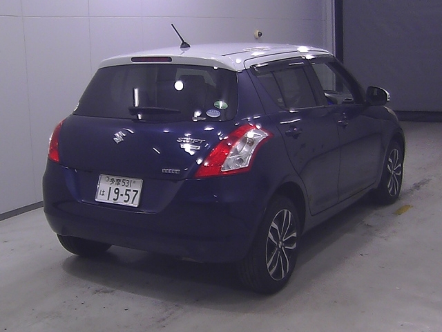 SUZUKI SWIFT 2015