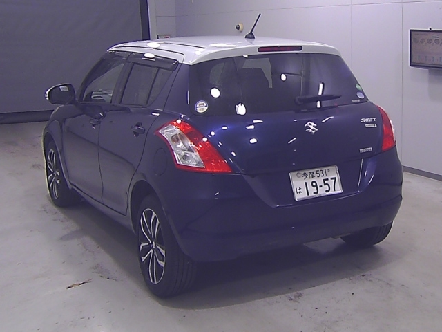 SUZUKI SWIFT 2015