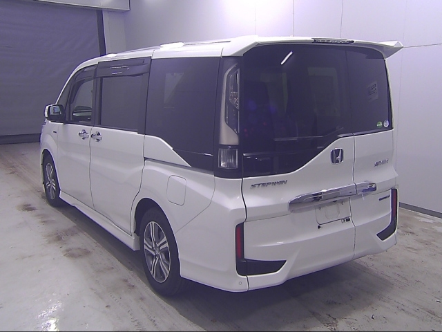 HONDA STEP WAGON 2017