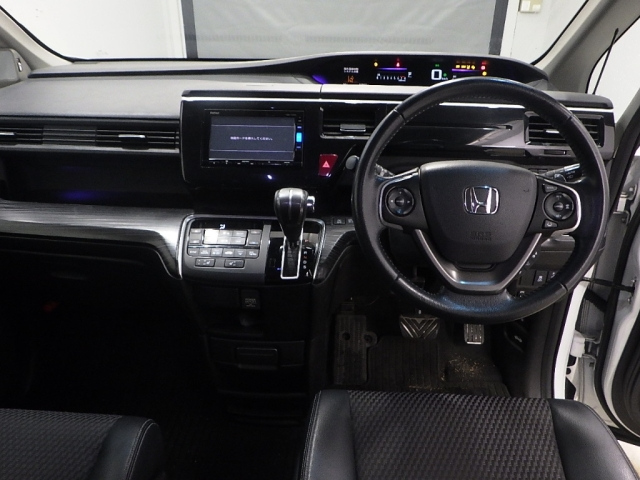 HONDA STEP WAGON 2017