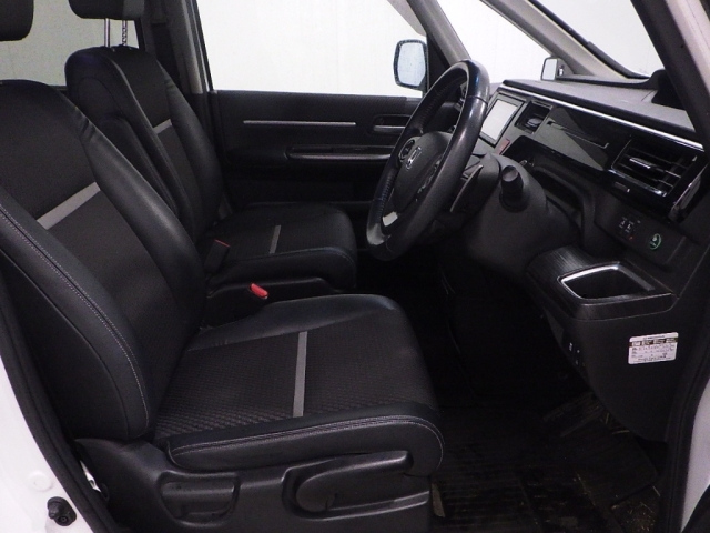 HONDA STEP WAGON 2017