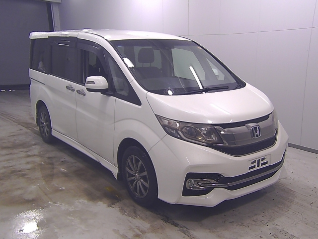HONDA STEP WAGON 2017