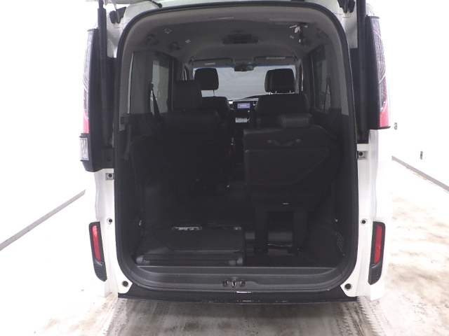 HONDA STEP WAGON 2017