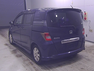 HONDA FREED 2011