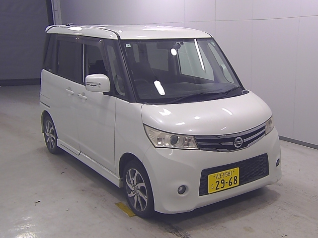 NISSAN ROOX 2011