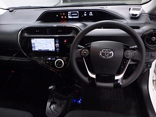 TOYOTA AQUA 2019